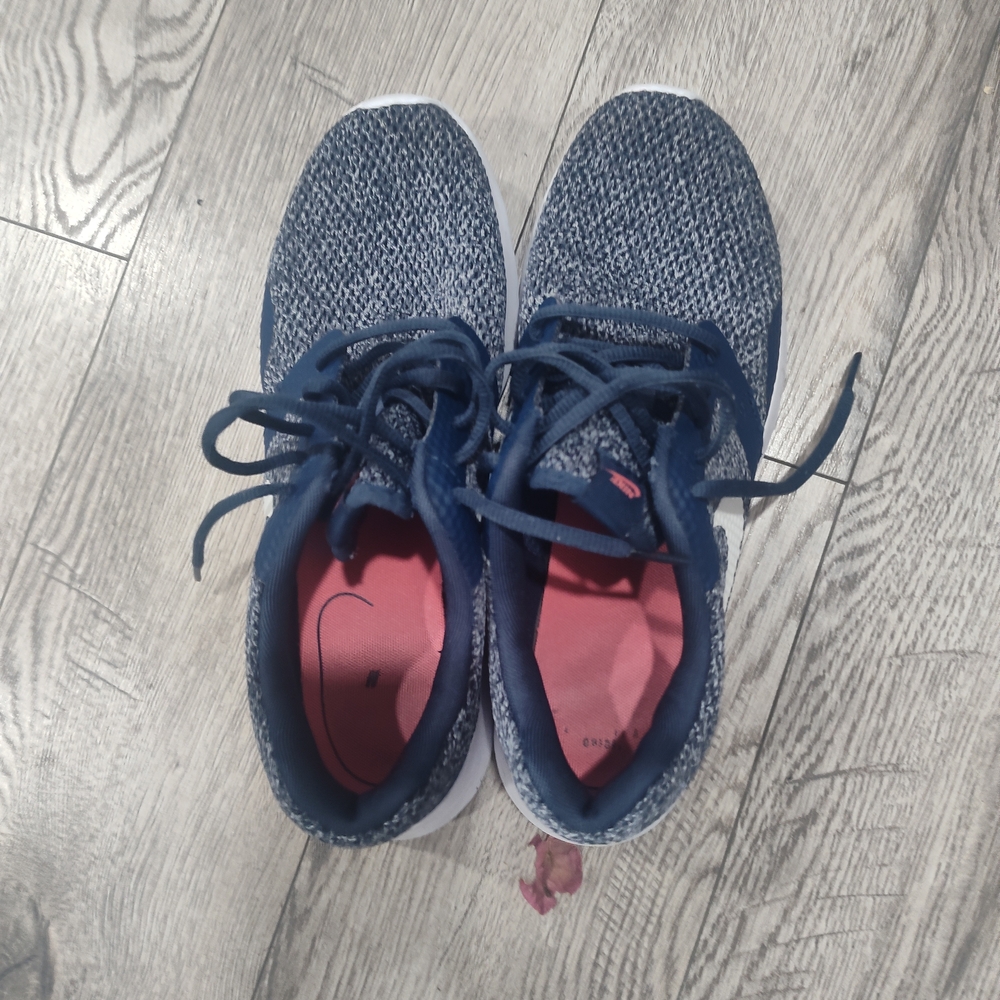 Nike Women's Navy Knit Lace-Up Running Shoes with Red Insole